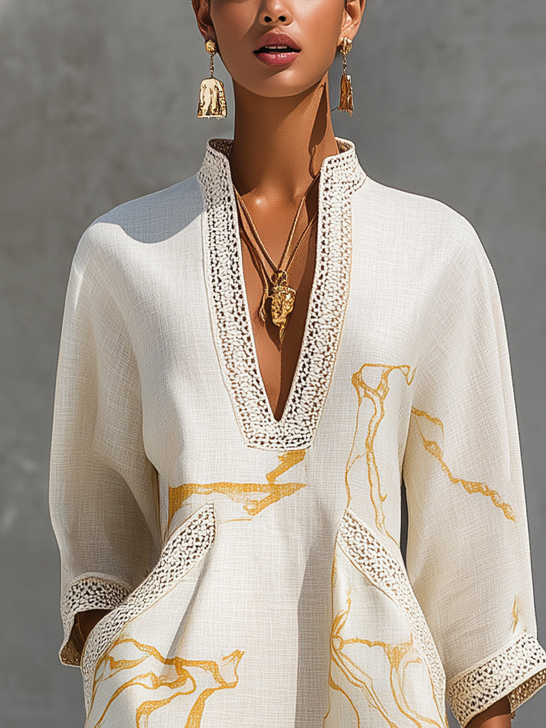 Margaux | Robe Mini en Dentelle Crochetée Ivoire à Motifs Dorés