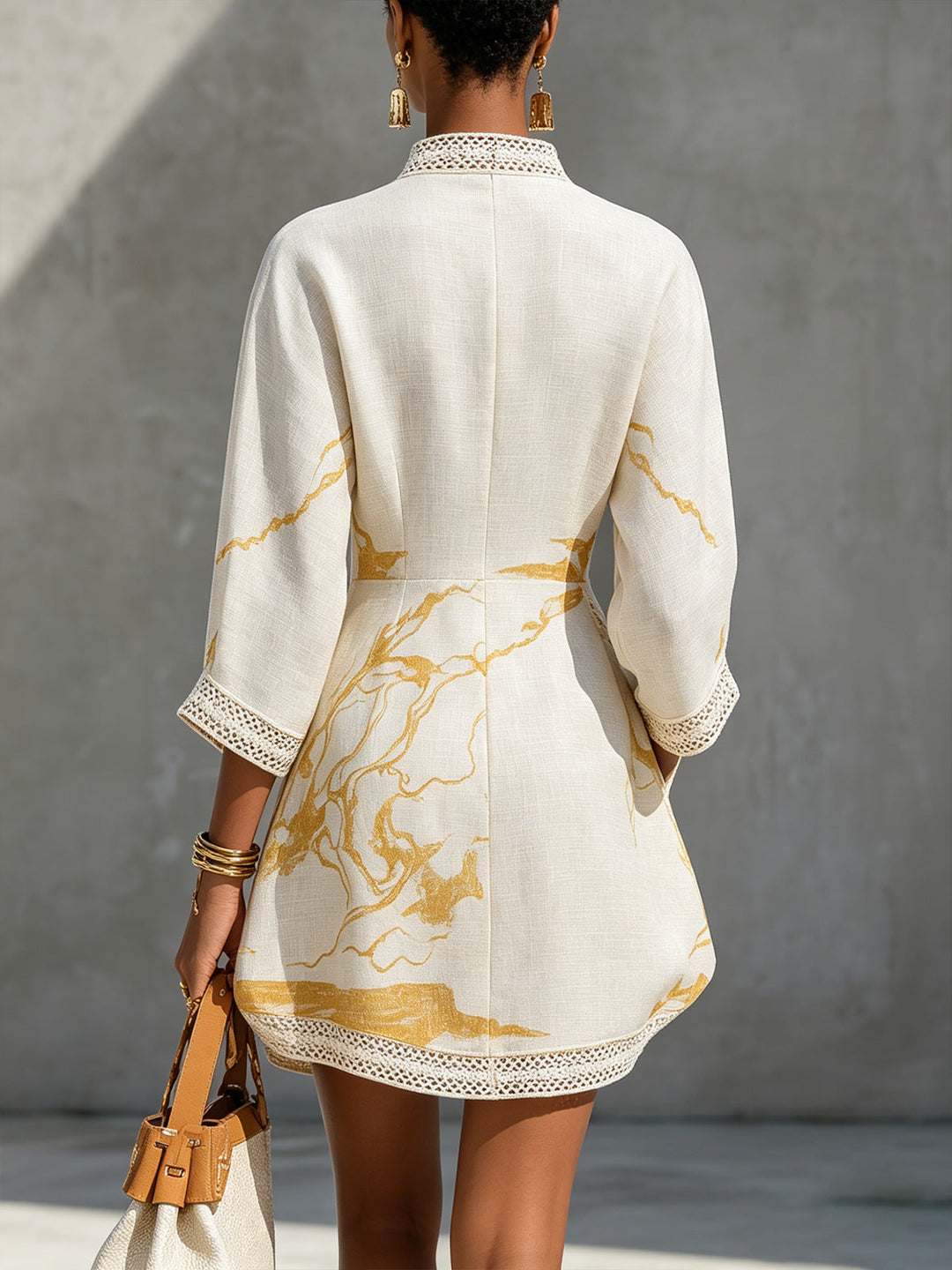 Margaux | Robe Mini en Dentelle Crochetée Ivoire à Motifs Dorés
